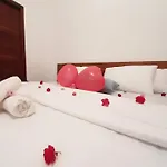 Pensive - Hotel