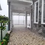 Pensive - Hotel Nuwara Eliya