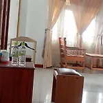 Oviya Guest Nuwara Eliya
