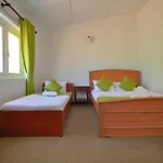 Lodge Lulu