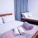Rose Palace Inn *