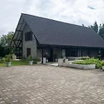 Tathya Hills - Luxe Garden Retreat In The Hills