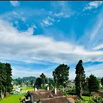 Highland View Apartment