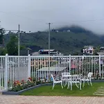 Twin Villa Red