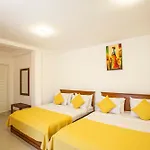 Country Club Hotel 3*