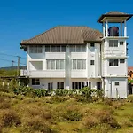 Country Club Hotel 3*