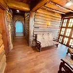 Micro Wood Lodge