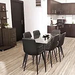 Apartment 3-bedroom Serviced In Town *