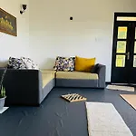 S And D Home Stay