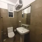 Apartment 3-bedroom Serviced In Town