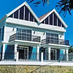 Private Villa By The Tea Estate