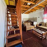 Shalika Homes New Family Cabin