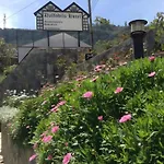 Daffodils Hotel