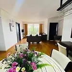 Nuwaraeliya Penthouse Apartment With Pool & Panaromic Views