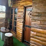 20/20 Wood Homestay *