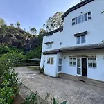 Crimple * Nuwara Eliya