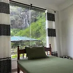 Crimple * Nuwara Eliya