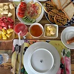 Grand Nauro Homestay Nuwara Eliya