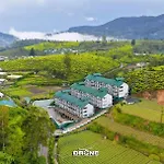 Moonstone Nuwaraeliya * Nuwara Eliya