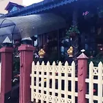 Silonya Forest Edge Hostel *