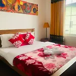 White Vintage Guest house *