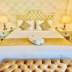 Nicholas Guest house *