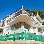 Universal Green Hills Hotel