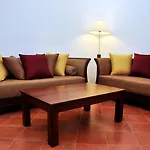 Clovefield Guest house 2*