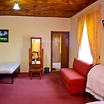Chelthnam Hotel