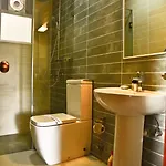 Emirates Luxury Apartment *