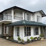Jetco Lake Front Villa - Nuwara Eliya
