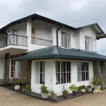 Jetco Lake Front Villa - Nuwara Eliya