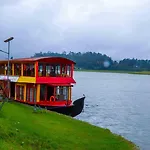 Yoho Villa Lake View