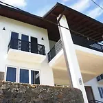 J\'S Villa