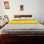Sasru Homestay *
