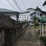 Homestay Le Grand Chateau Nuwara Eliya