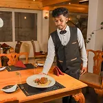 Queens Hotel Nuwara Eliya