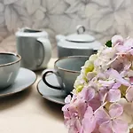 Azenya Aparthotel 3*