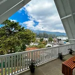 Villa Skye - *