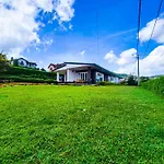 Lulu * Nuwara Eliya