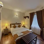 The Queensburry City Hotel