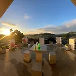 The Budget White House Hotel