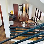 The Budget White House Hotel