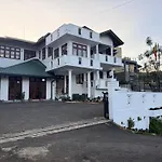 Drizzle Ridge Hotel