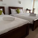 Hotel Drizzle Ridge Nuwara Eliya