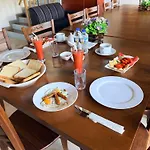 Drizzle Ridge Hotel *