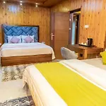 Galaxy Guest house *