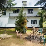 The Crown's Misty Hills Hideaway *
