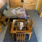 20/20 Wood Homestay Nuwara Eliya