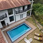 Winsanda Boutique Bungalow With Heated Pool & Private Luxury Stay, Nuwara Eliya